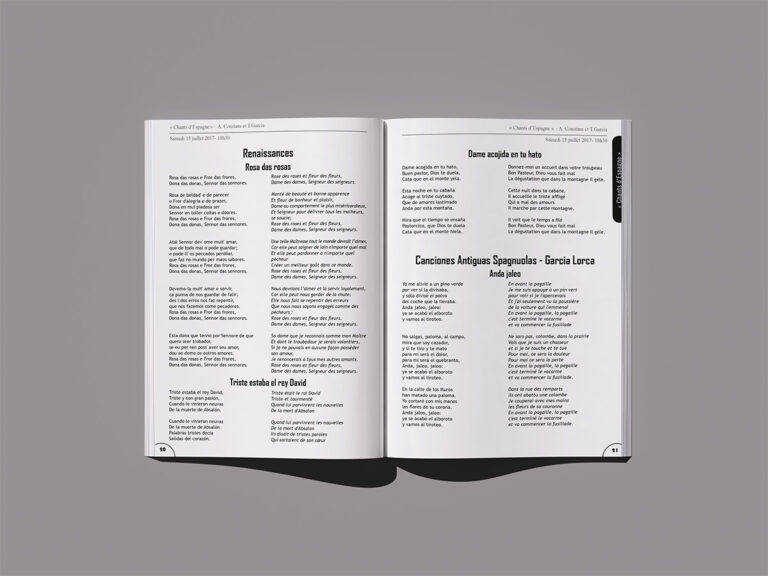 Double page du programme Musiques des Lumières 2017, présentant des textes chantés et leurs traductions françaises en colonnes parallèles.